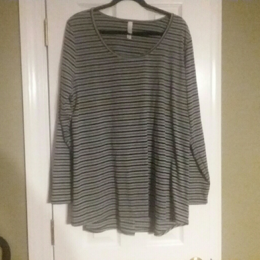 LuLaRoe Long Sleeved Top